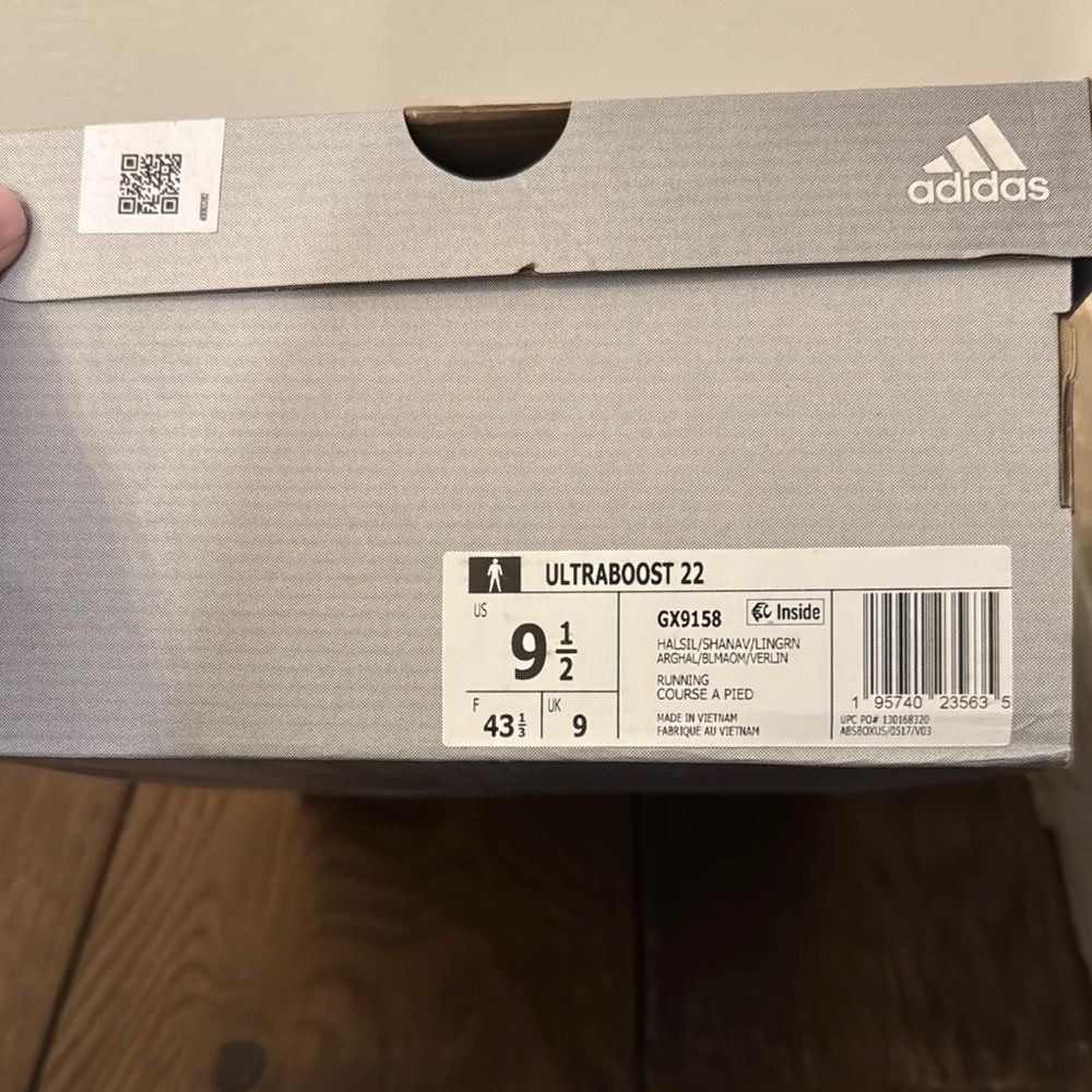 Adidas Ultraboost 22 in Metallic Silver